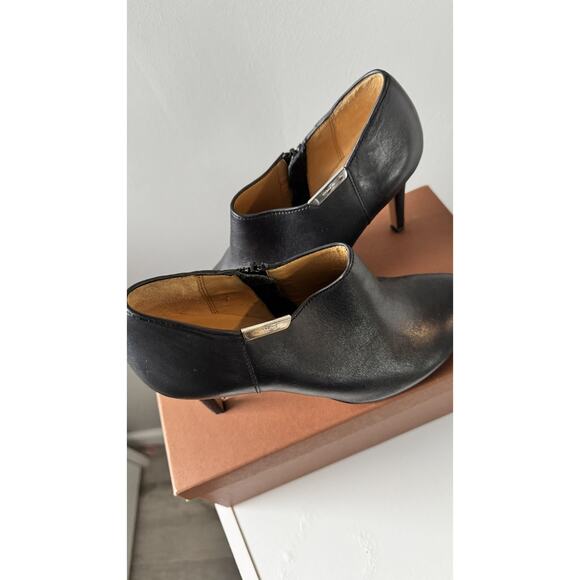 COACH Seneca Glazed Leather Black Booties Size 8M –Q5501 / A6844 - Picture 2 of 4